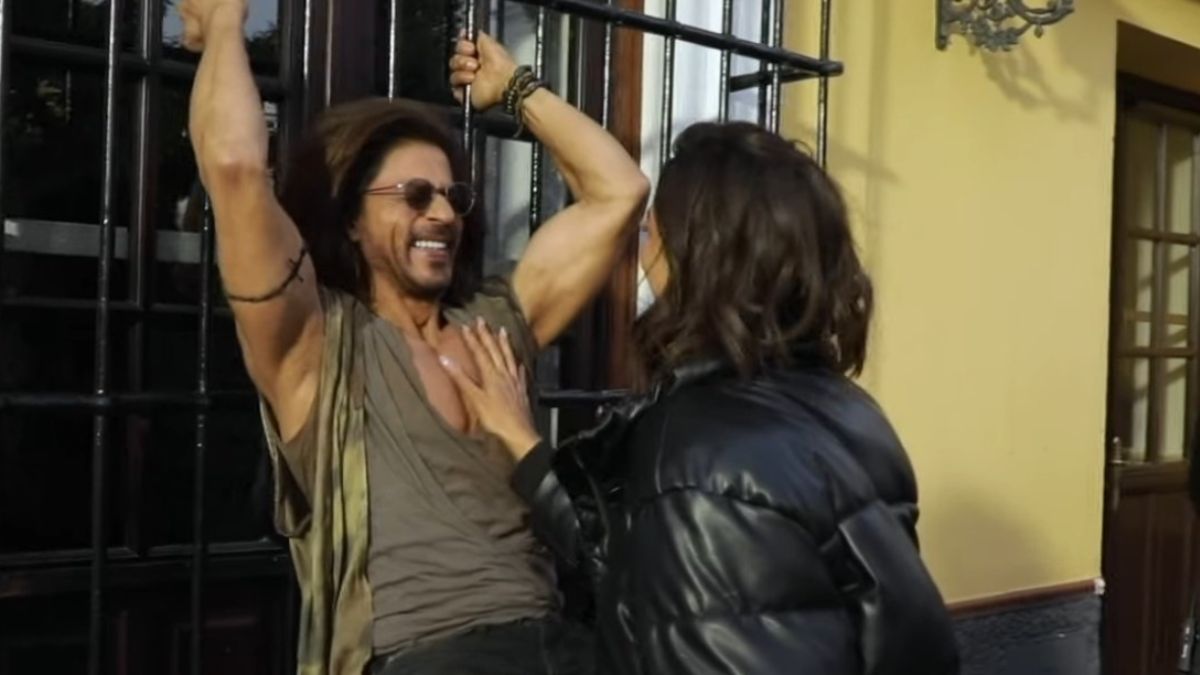 Jhoome Jo Pathaan Bts Video Features Shah Rukh Khan Feeling Shy To